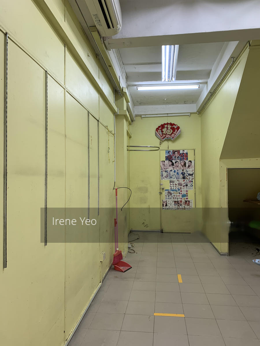 Bedok Reservoir Road (D16), Shop House #264700711